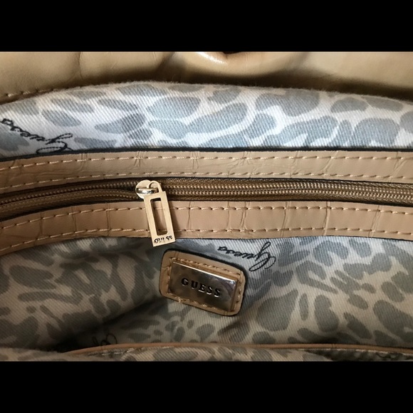NWT Guess purse - Picture 6 of 7